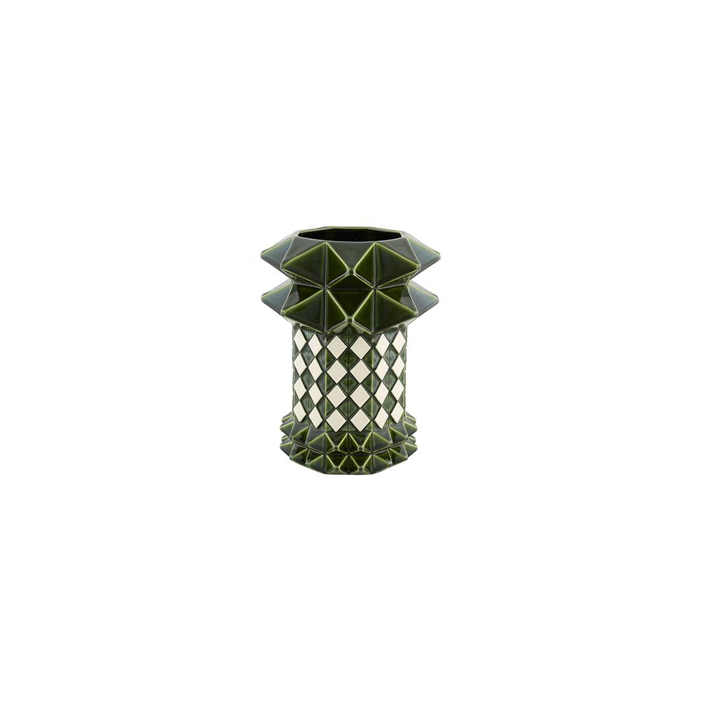 Bordallo Pinheiro Bordallo Pinheiro Punk Vase 4.25L | Luxury Handmade Ceramics: This Punk Vase 4.25L from the Bordallo Pinheiro Bordallo Pinheiro collection is a standout piece of luxury ceramic serveware, Portuguese pottery, handcrafted dish, handcrafted in Portugal, Bordallo Pinheiro. Handmade in Portugal, it blends artistic detail with functional charm—perfect as a collector’s item or for elevating your daily table setting.
